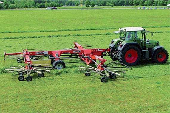 Hay swathers with individual plain bearings made of iglidur® materials