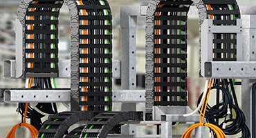 Ready-to-connect energy supply modules readychain®: direct from the manufacturer