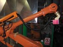 Cable guide on the industrial robot